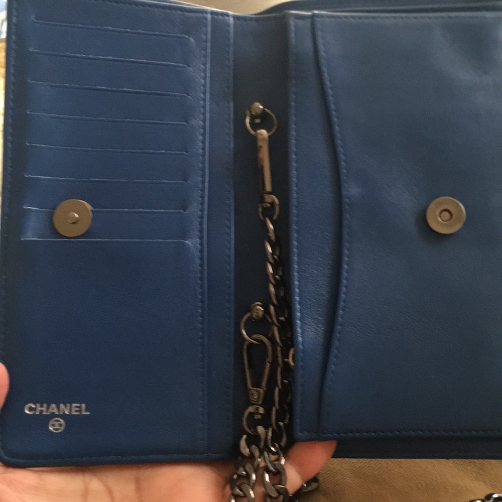 New Clearance! 🤯 Gorgeous Pretty 😍 Authentic Chanel wallet crossbody - Picture 8 of 12
